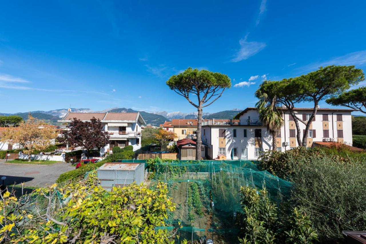 Residenza Tirrenia By Mmega Apartment Marina di Massa Exterior photo